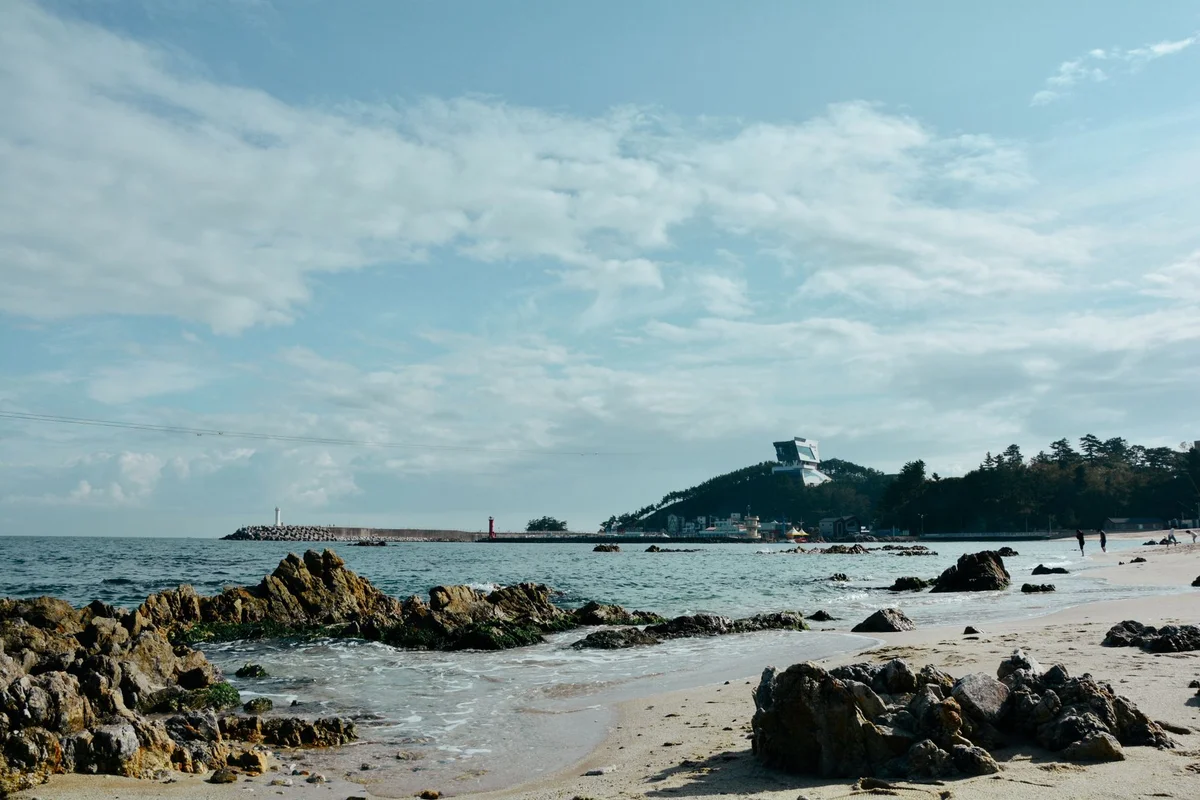 Seobinbaeksa Beach feature