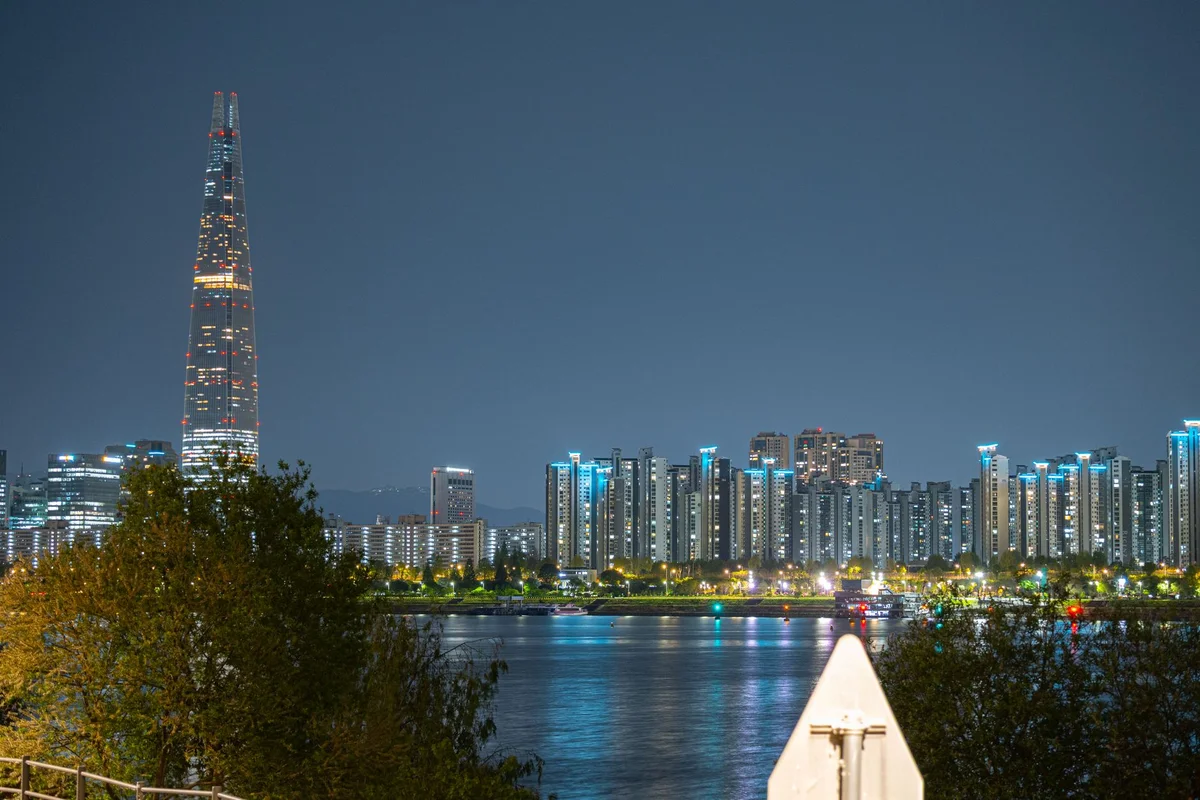 Ttukseom Hangang Park view 2