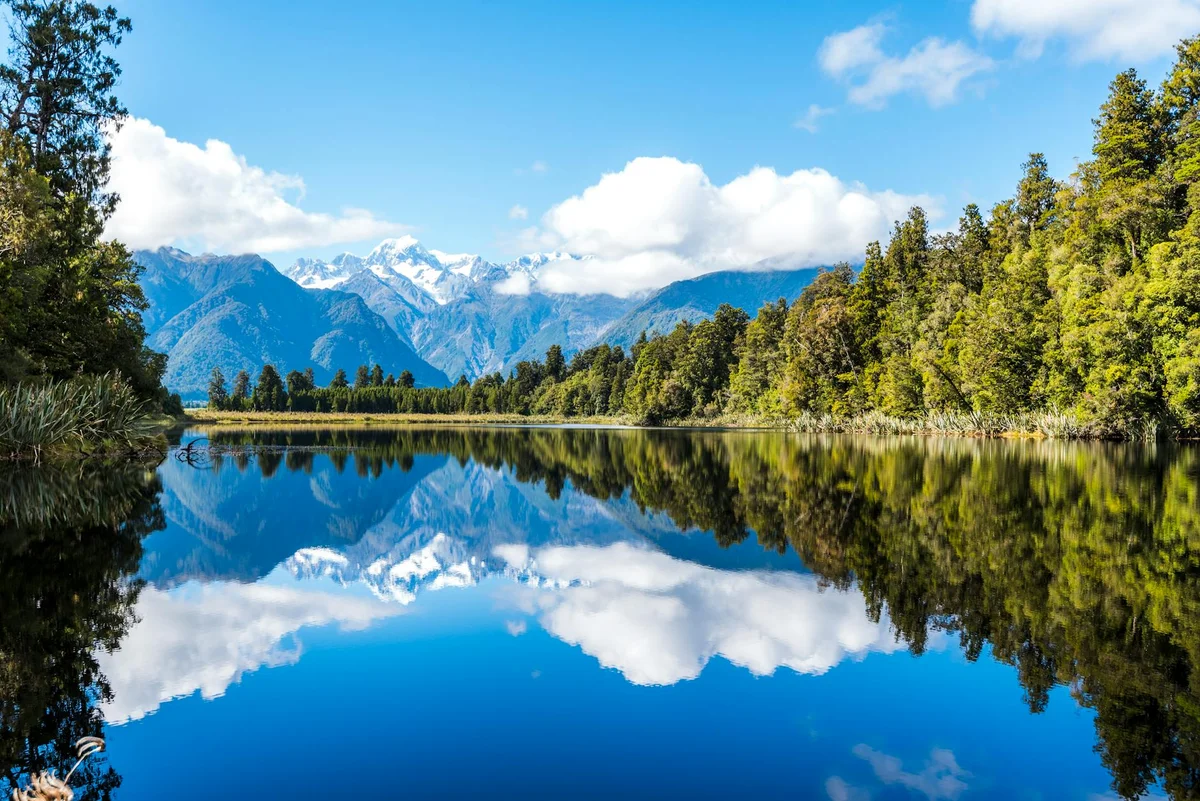Liyu Lake feature