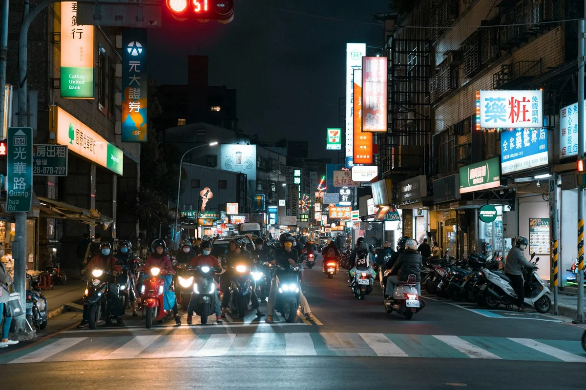 Zhongxiao Road Night Market view 1