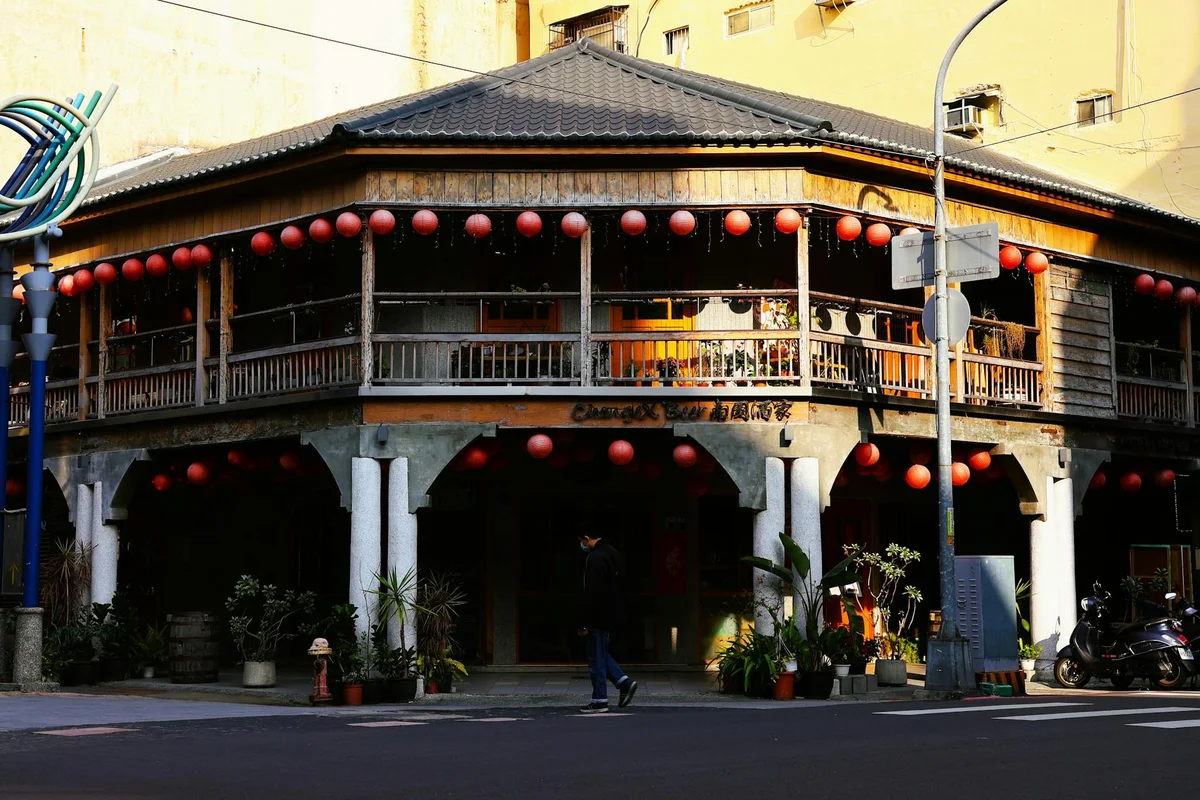 Shennong Street feature