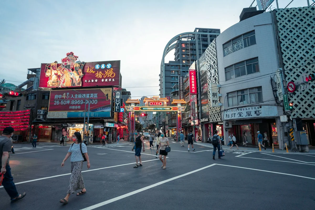 Shilin Night Market view 2