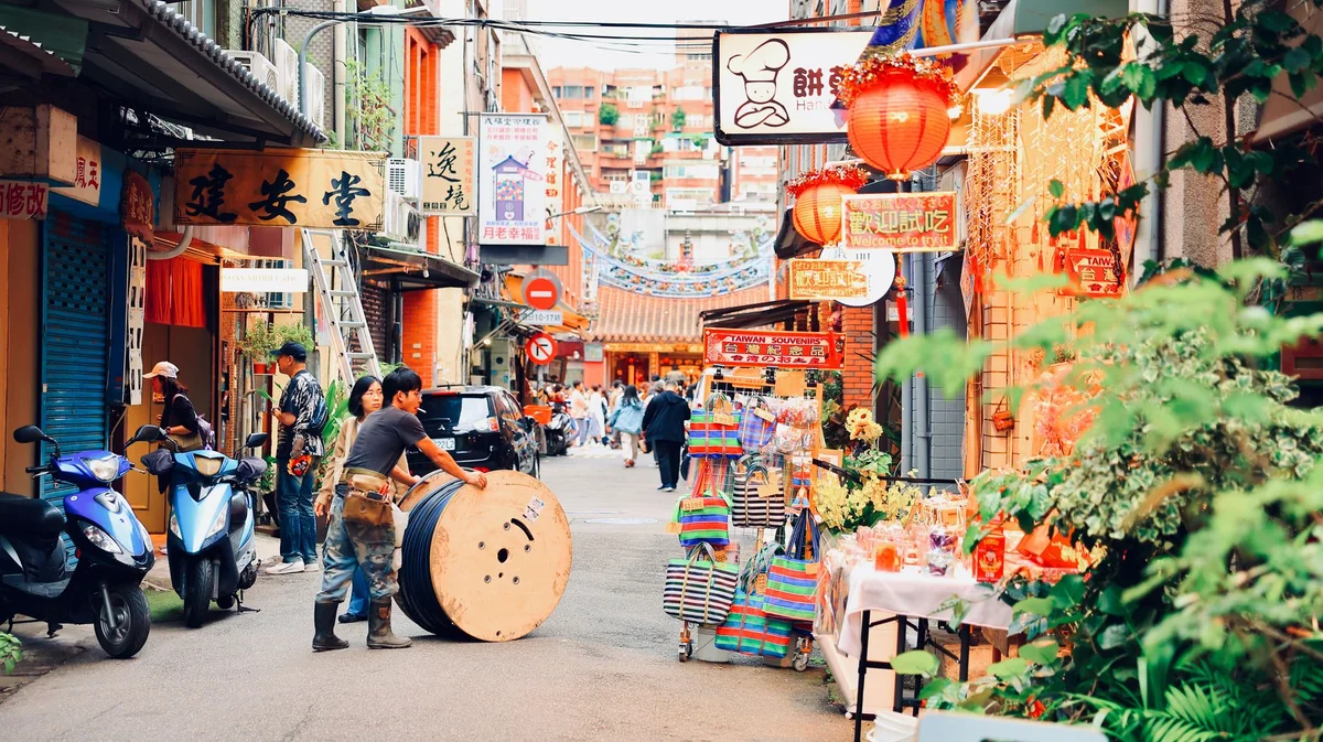 Dihua Street feature