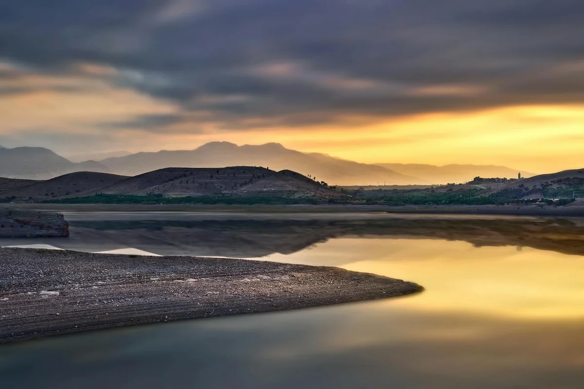 Kayrakkum Reservoir feature