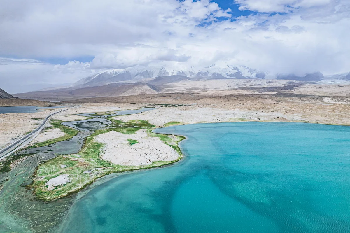 Pamir Highway feature