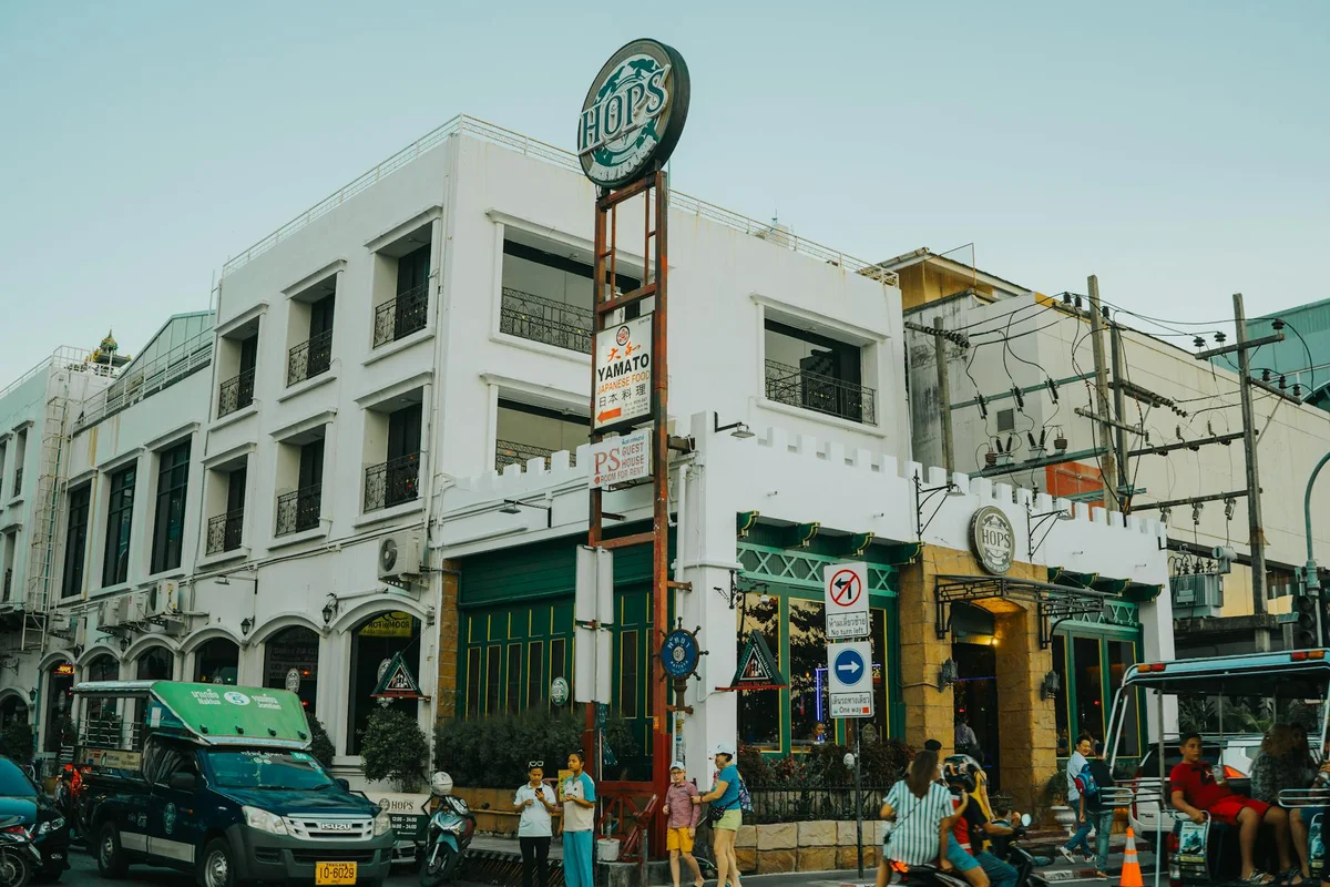 Nimmanhaemin Road view 2
