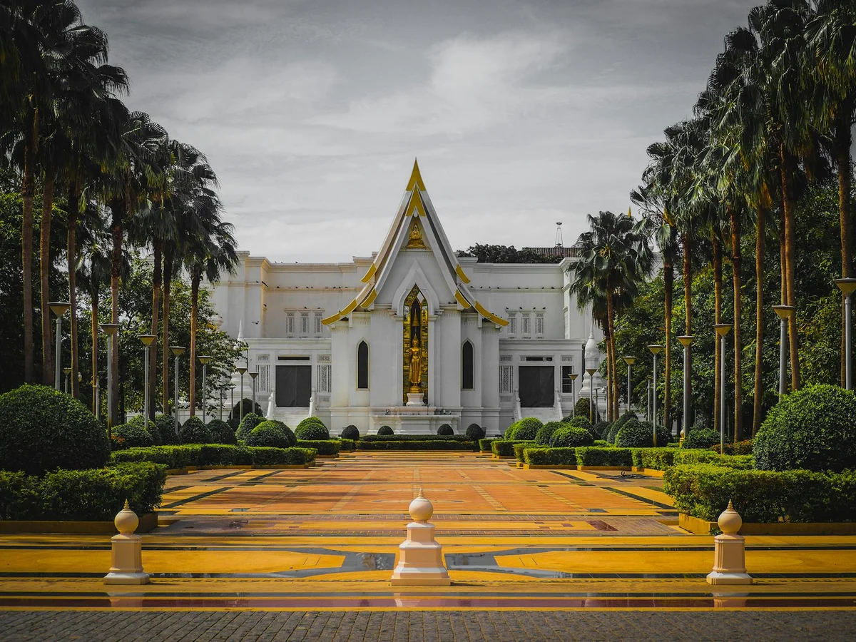 Wat Chet Yot feature