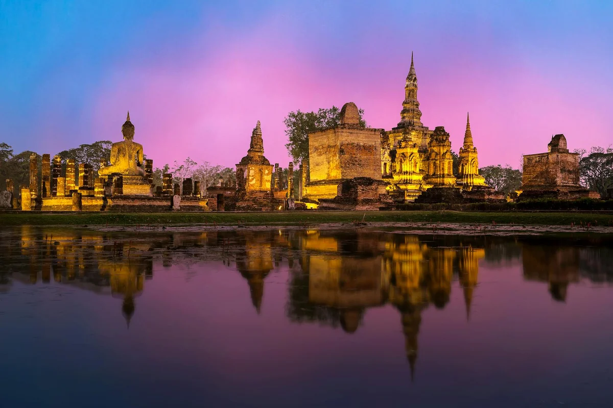 Wat Suan Dok feature