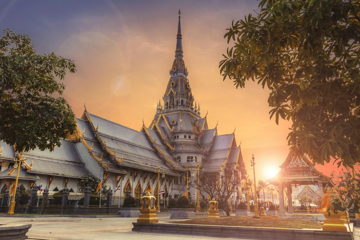 Wat Rong Khun (White Temple) view 1