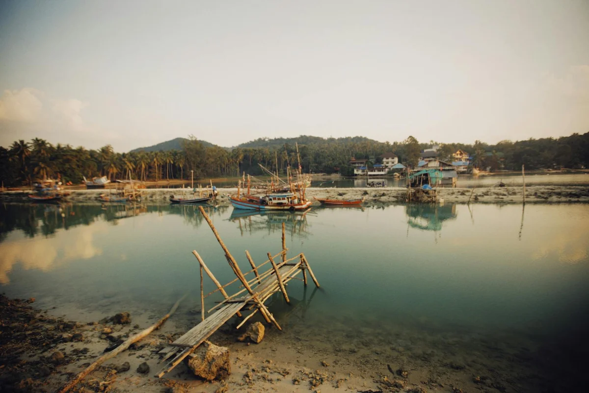 Ao Chaloklum Bay feature