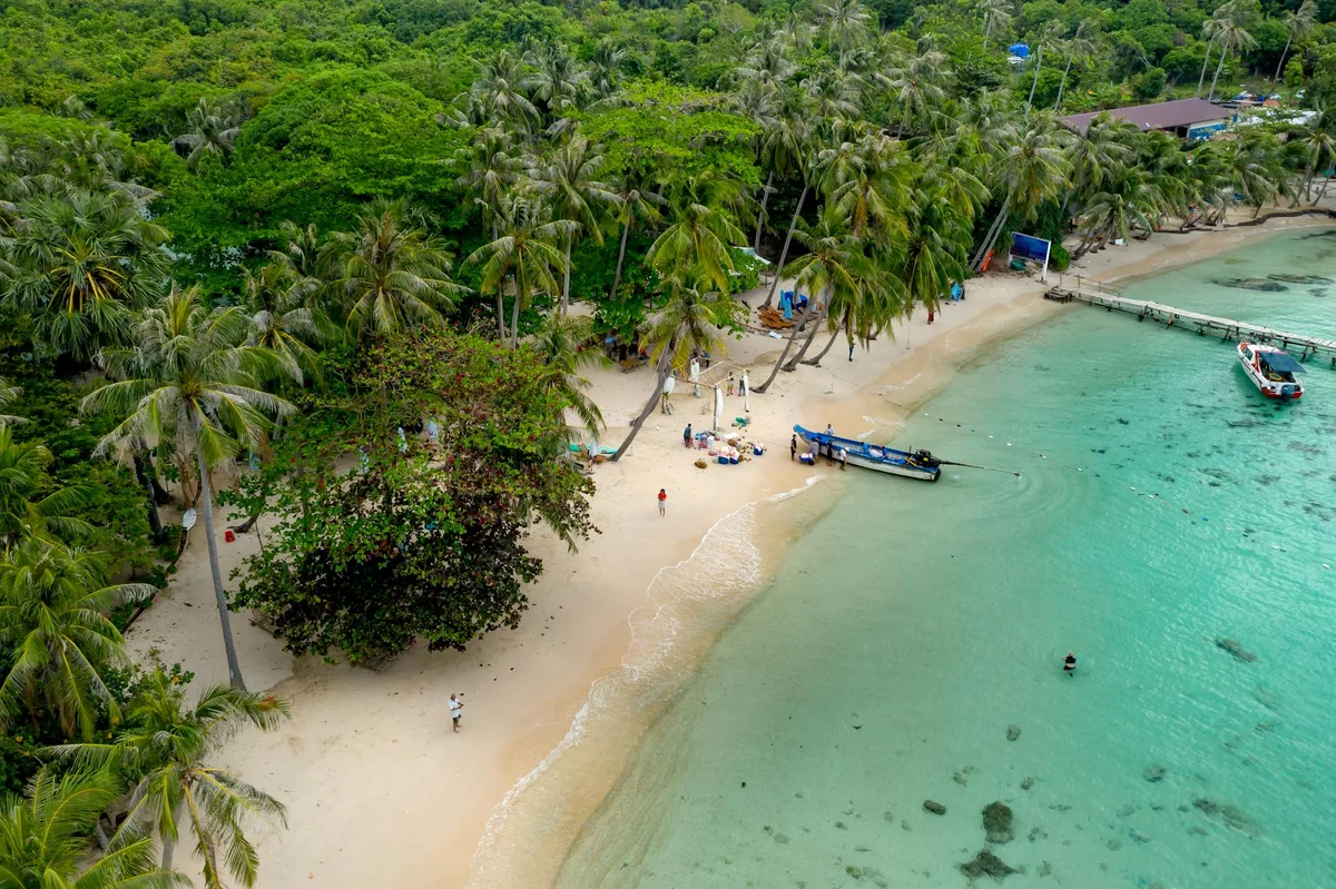 Haad Rin Beach feature