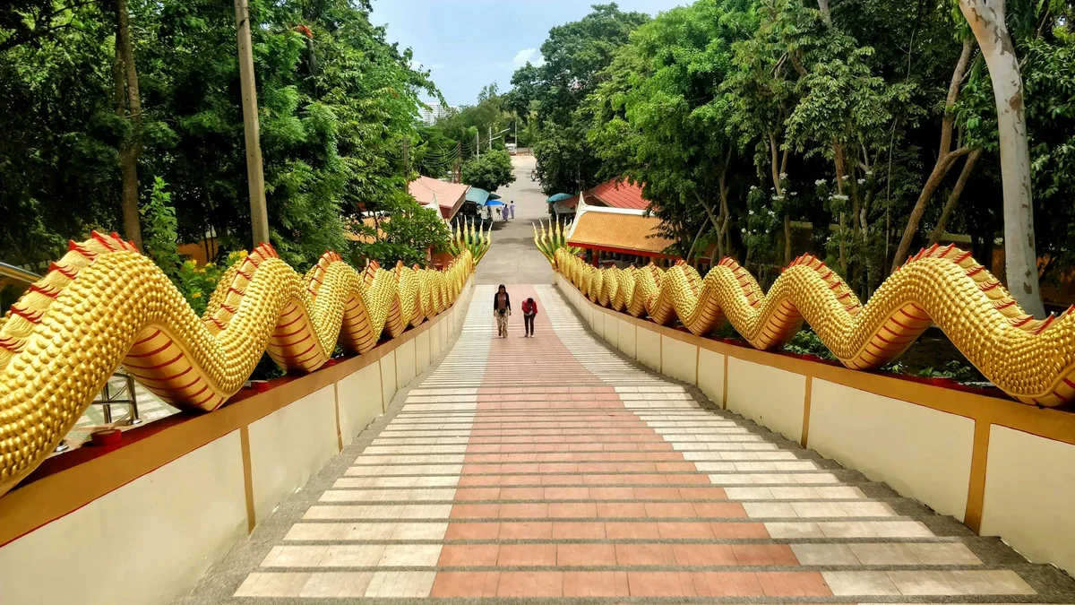 Big Buddha Temple (Wat Phra Yai) view 1