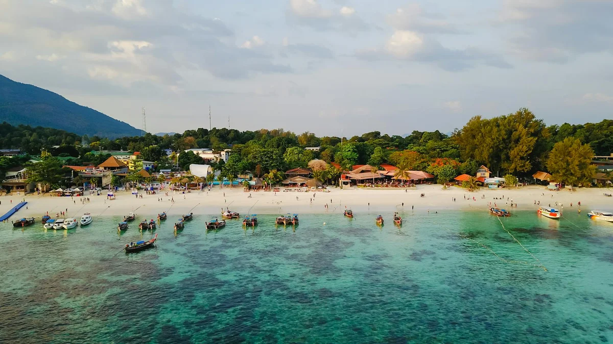 Chaweng Beach feature