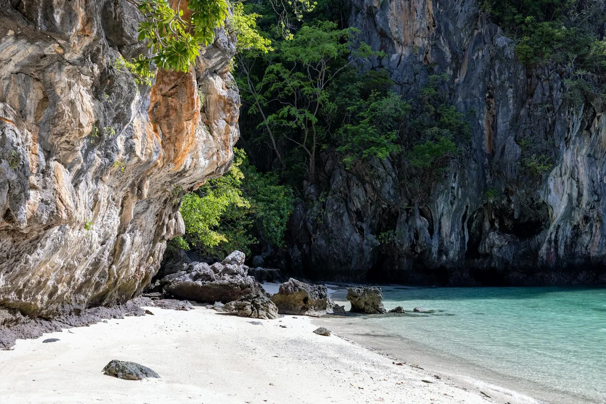 Hong Island feature