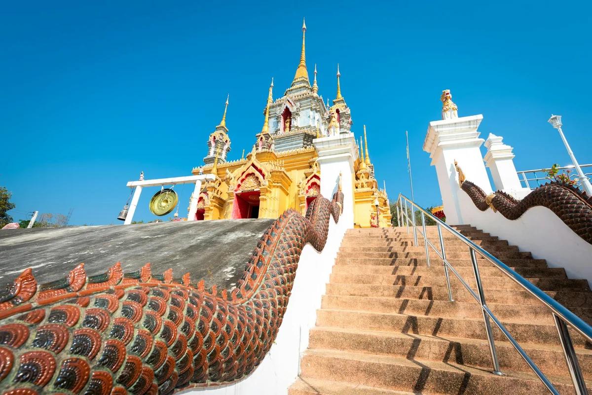 Wat Kaew Korawaram feature