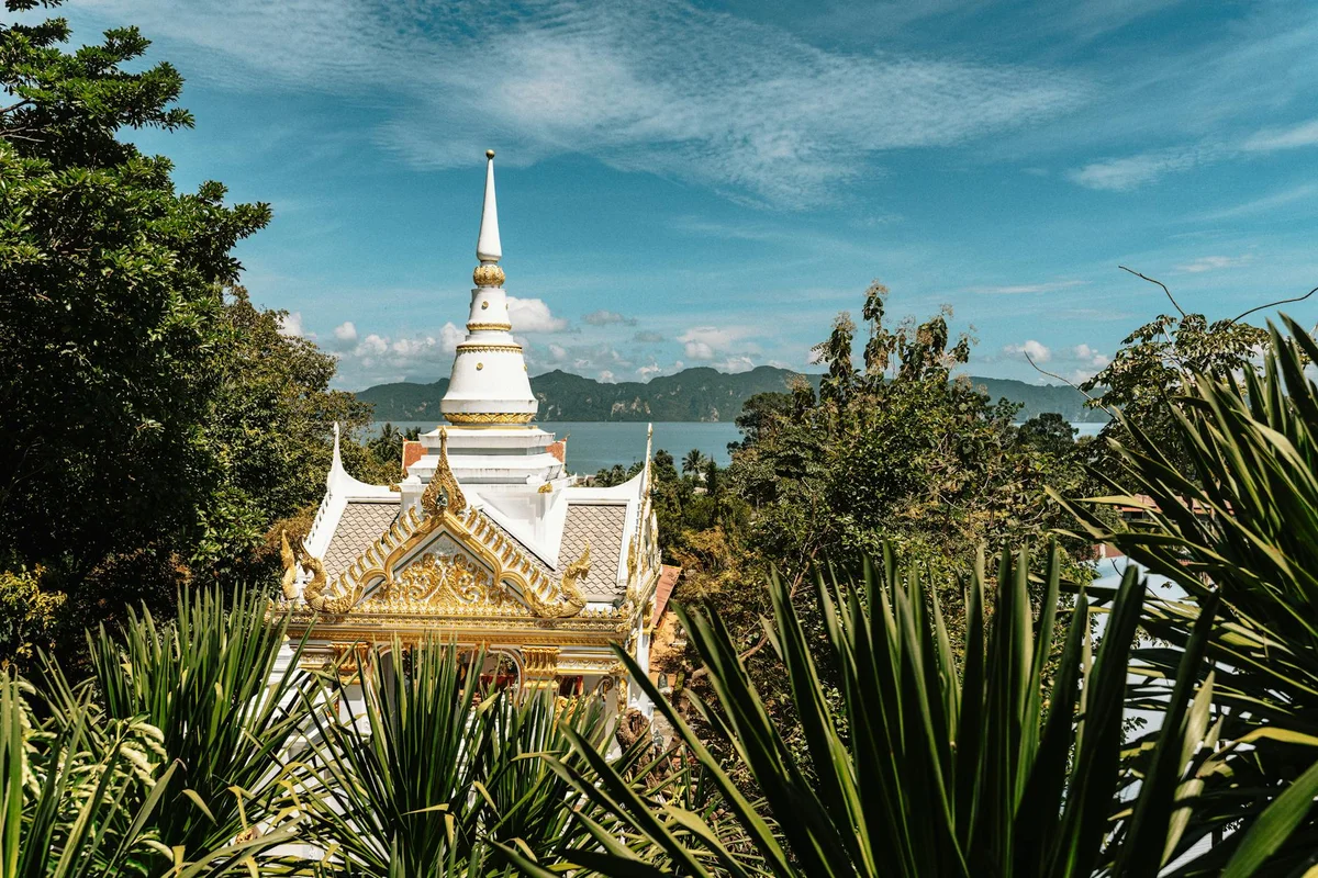 Wat Kaew Korawaram view 1