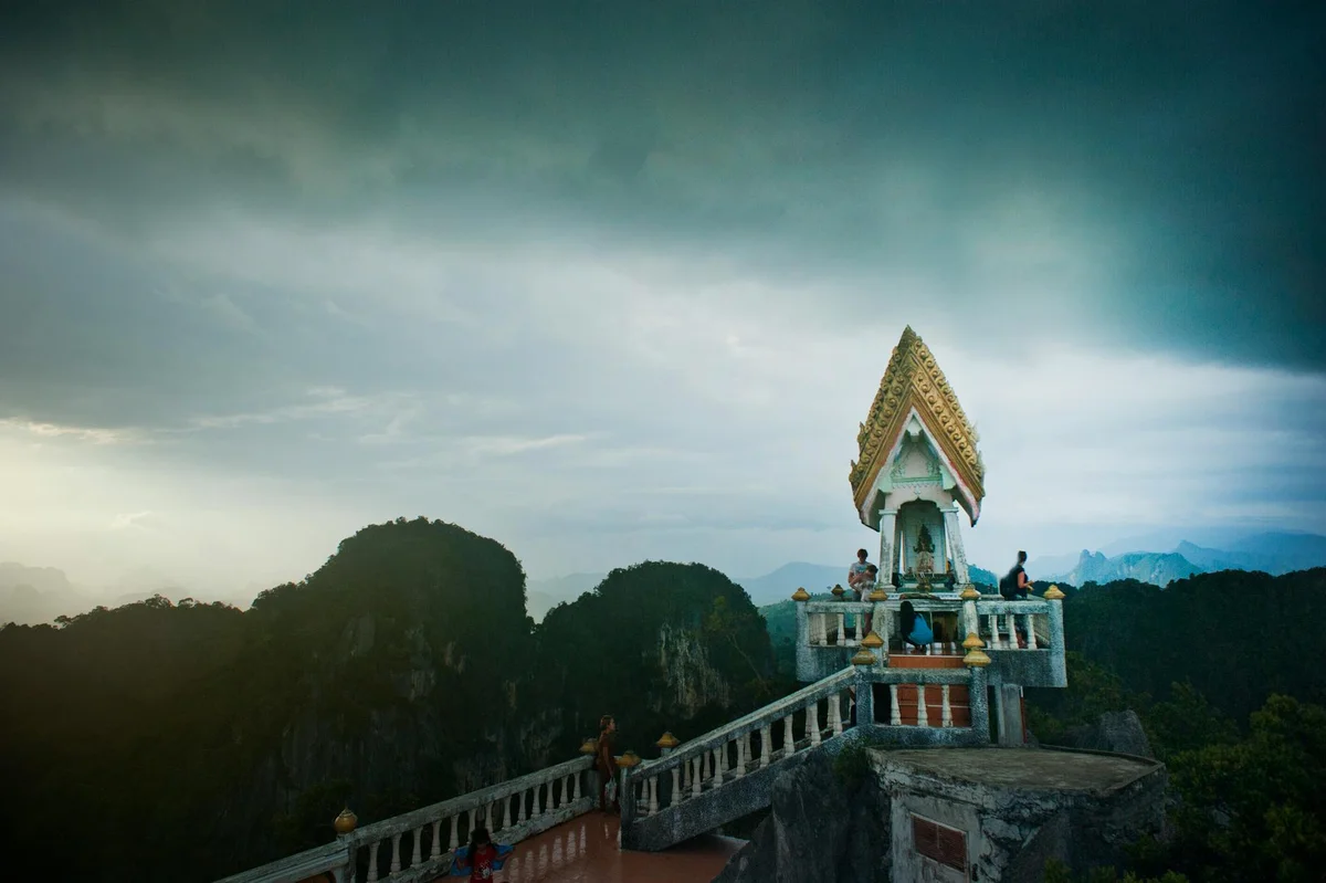 Wat Tham Suea feature