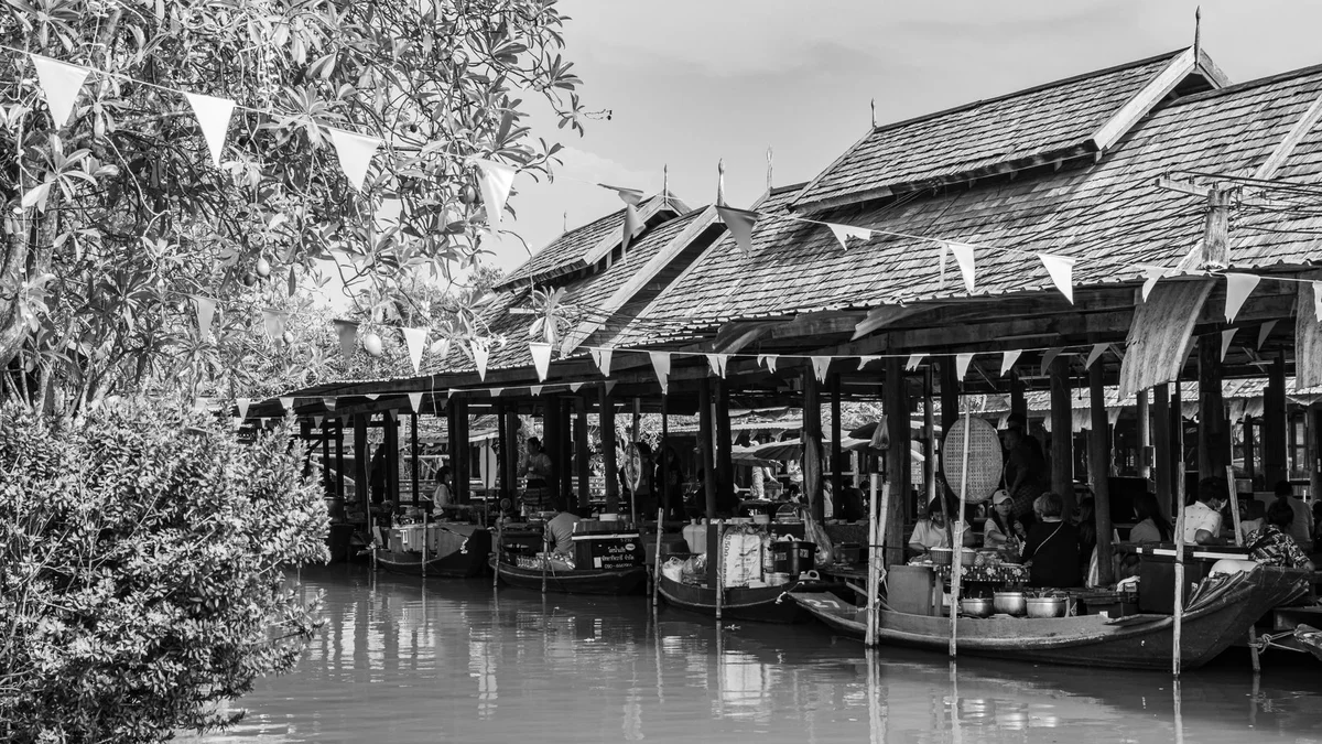 Chao Phrom Market view 1