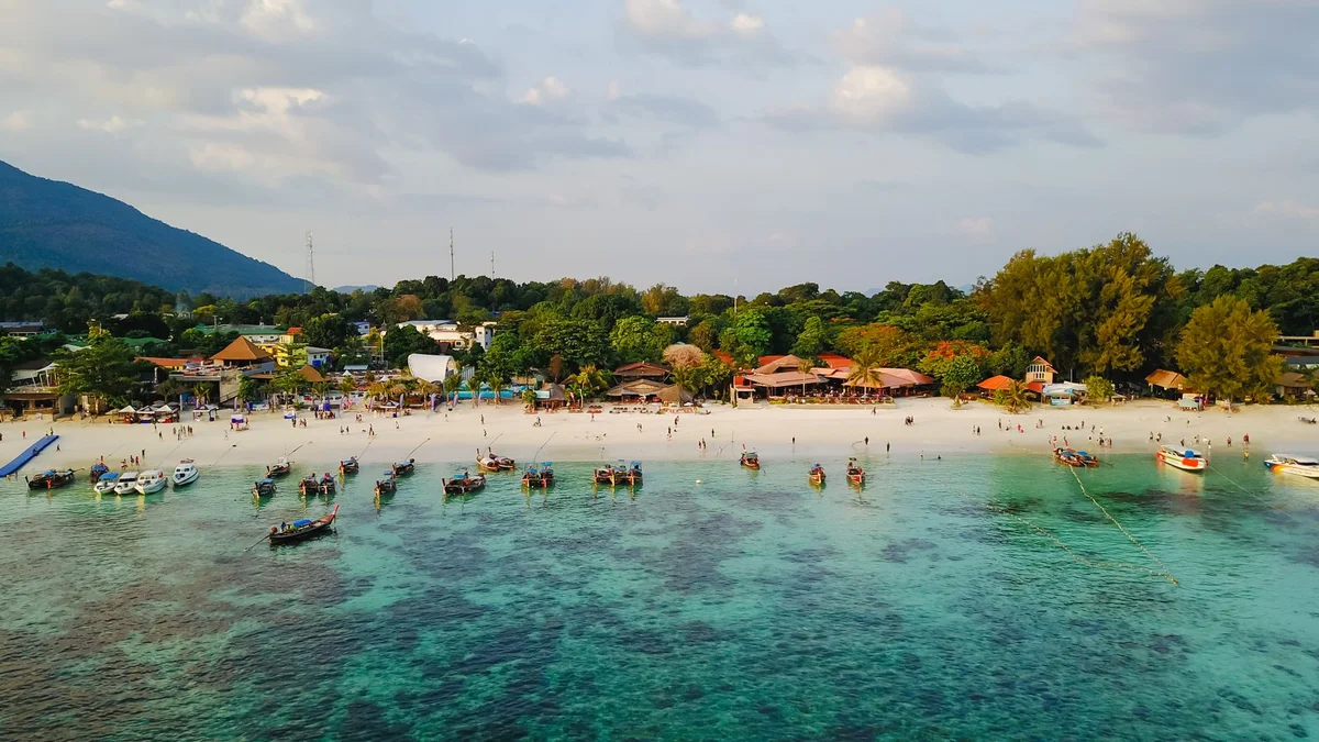 Haad Than Sadet Beach feature