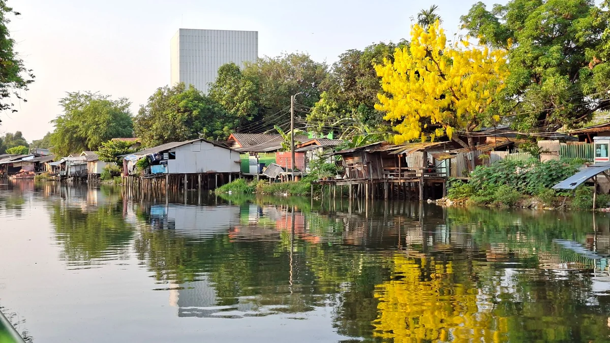 Khlong Bang Luang view 1