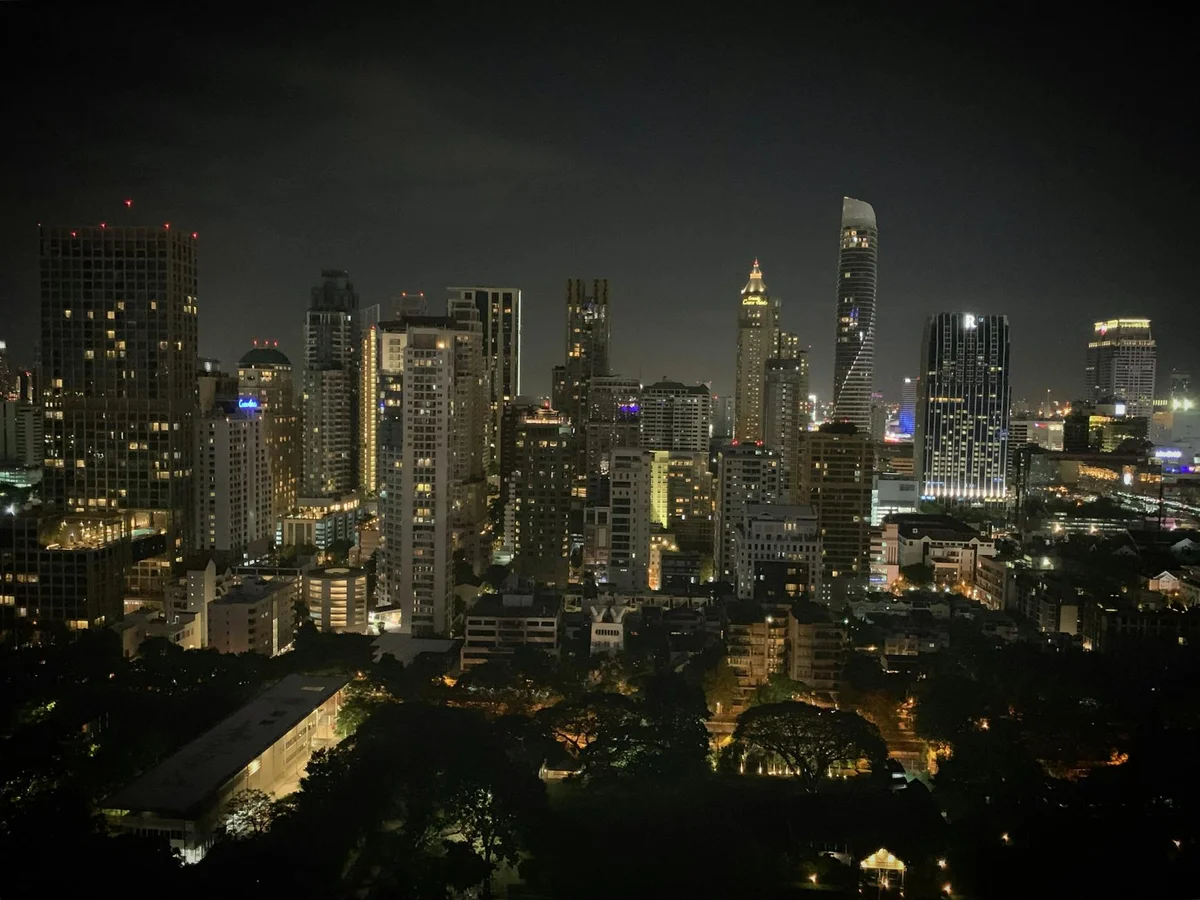 Lumphini Park view 2