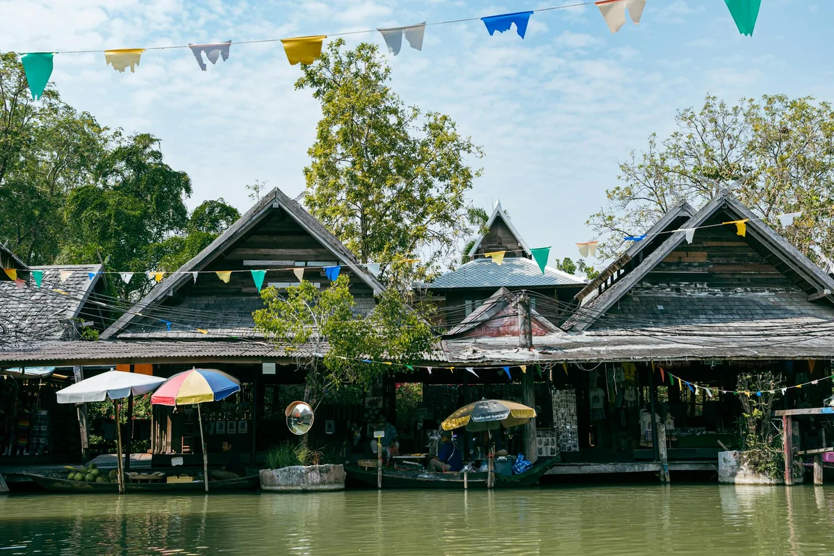 Pattaya Floating Market feature