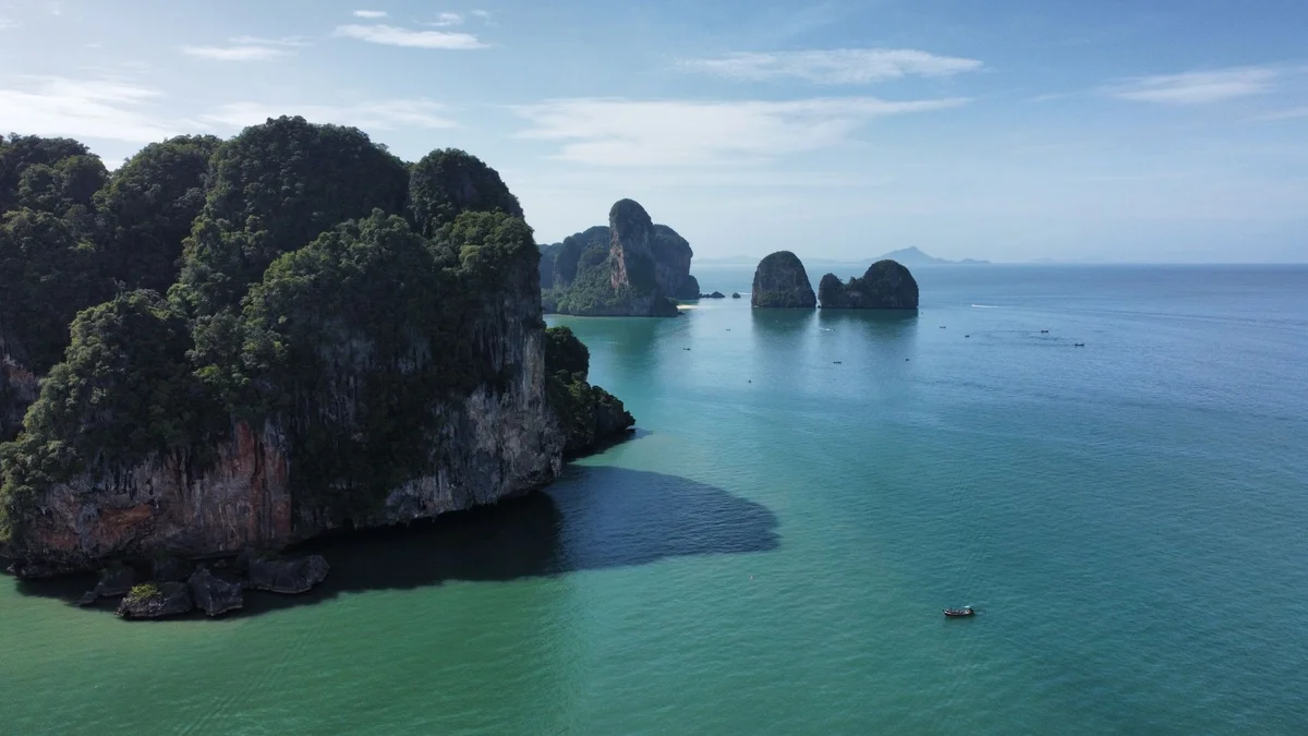 Pileh Lagoon view 1