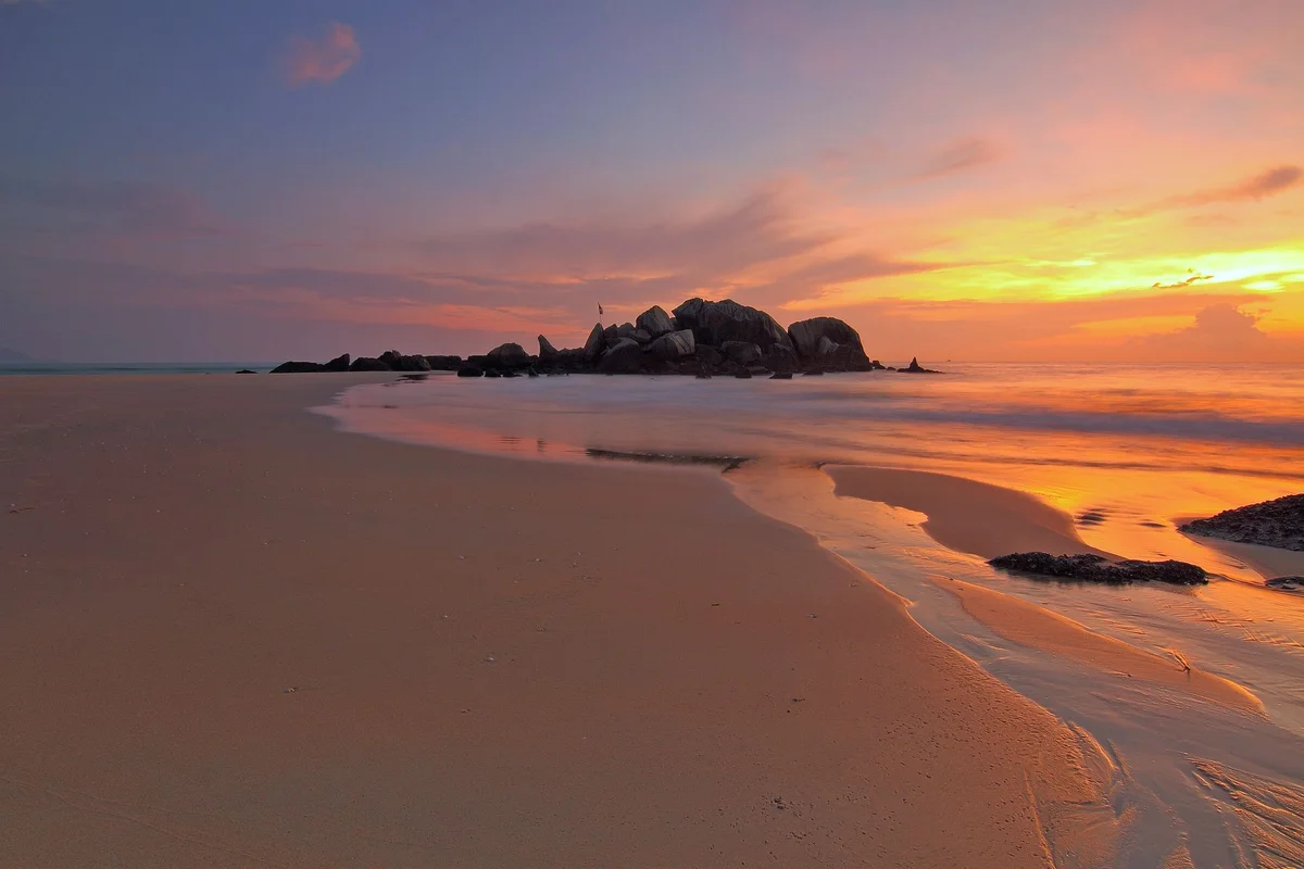 Samae Beach feature