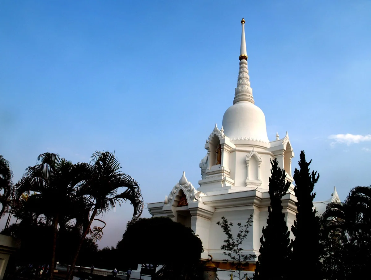 Wat Khunaram feature
