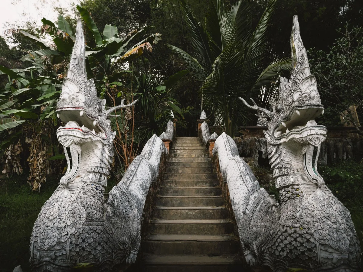 Wat Phra That Pha Ngao view 2