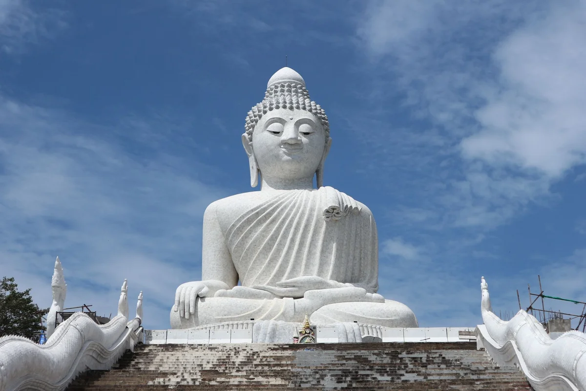 Wat Phra Yai view 2