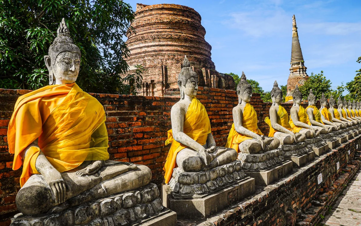 Wat Phutthai Sawan view 2