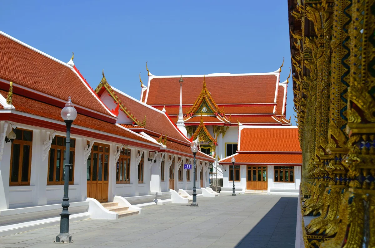 Wat Rakhang view 2