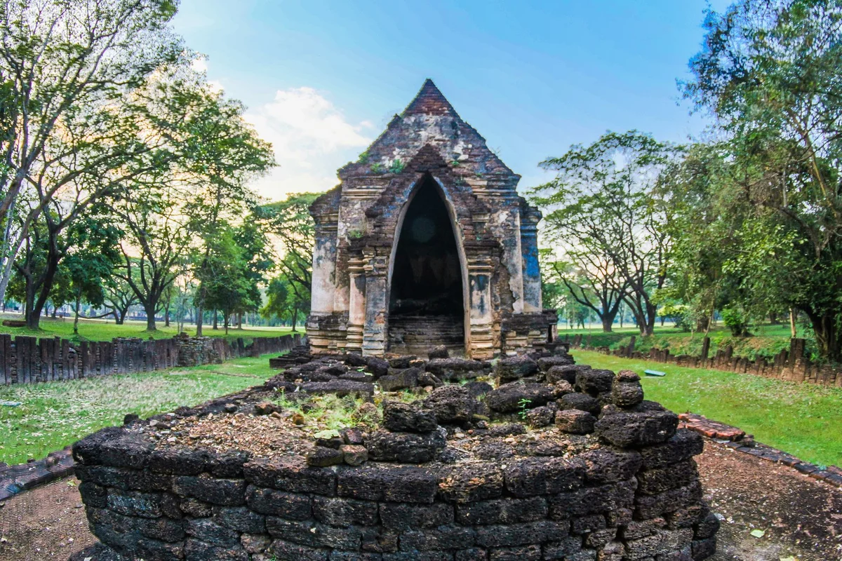 Wat Ratchaburana view 2