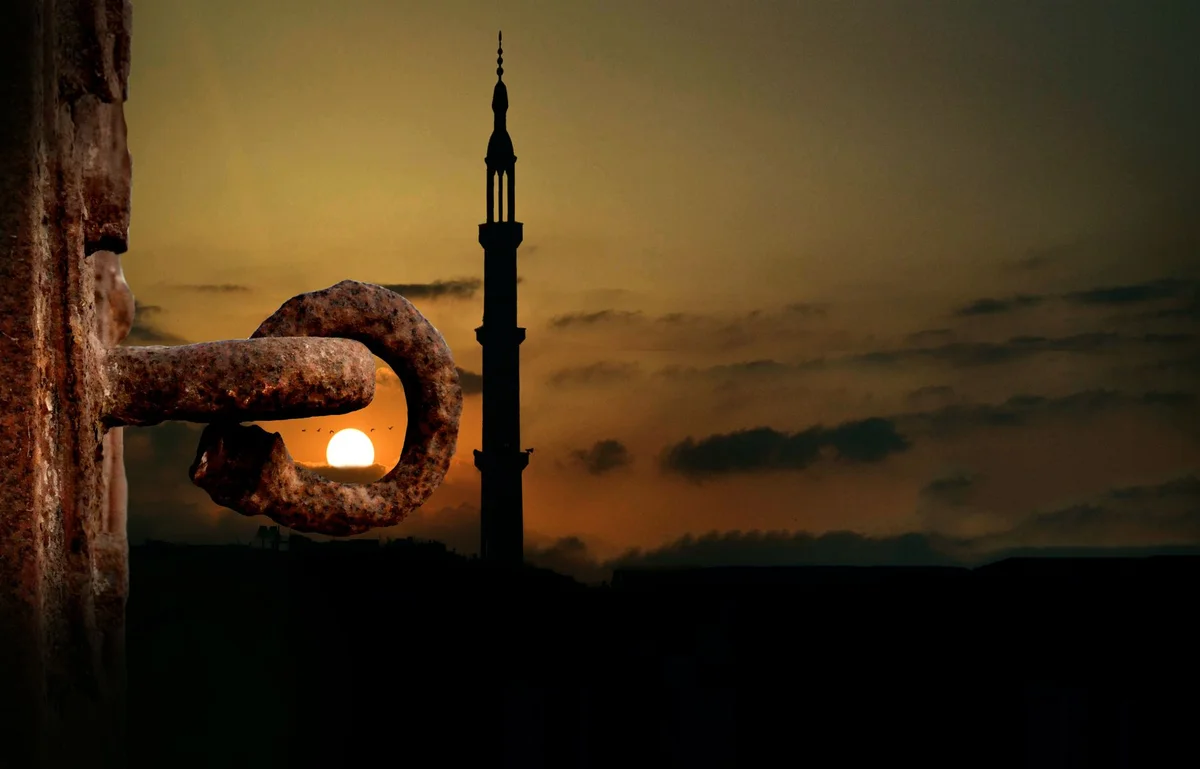 Kutlug Timur Minaret view 2