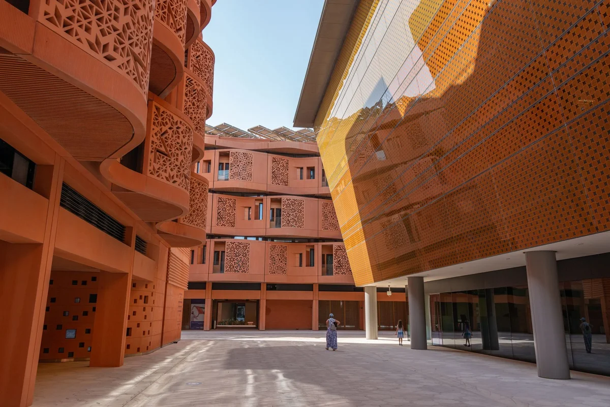 Cinema Akil feature