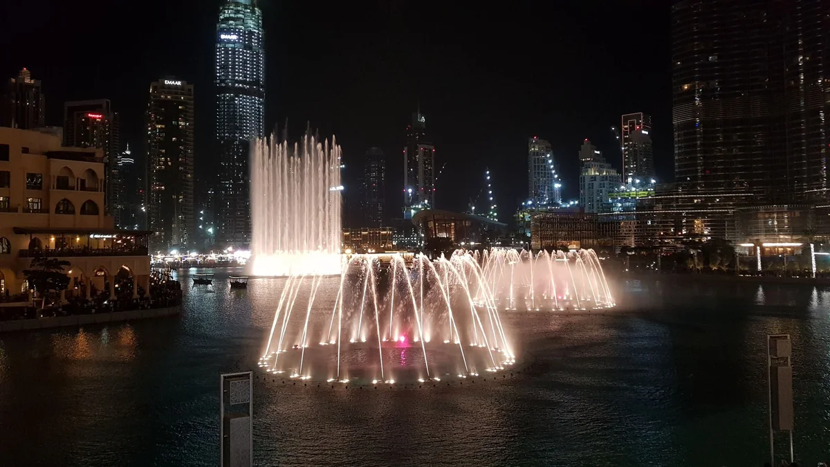 Dubai Mall feature