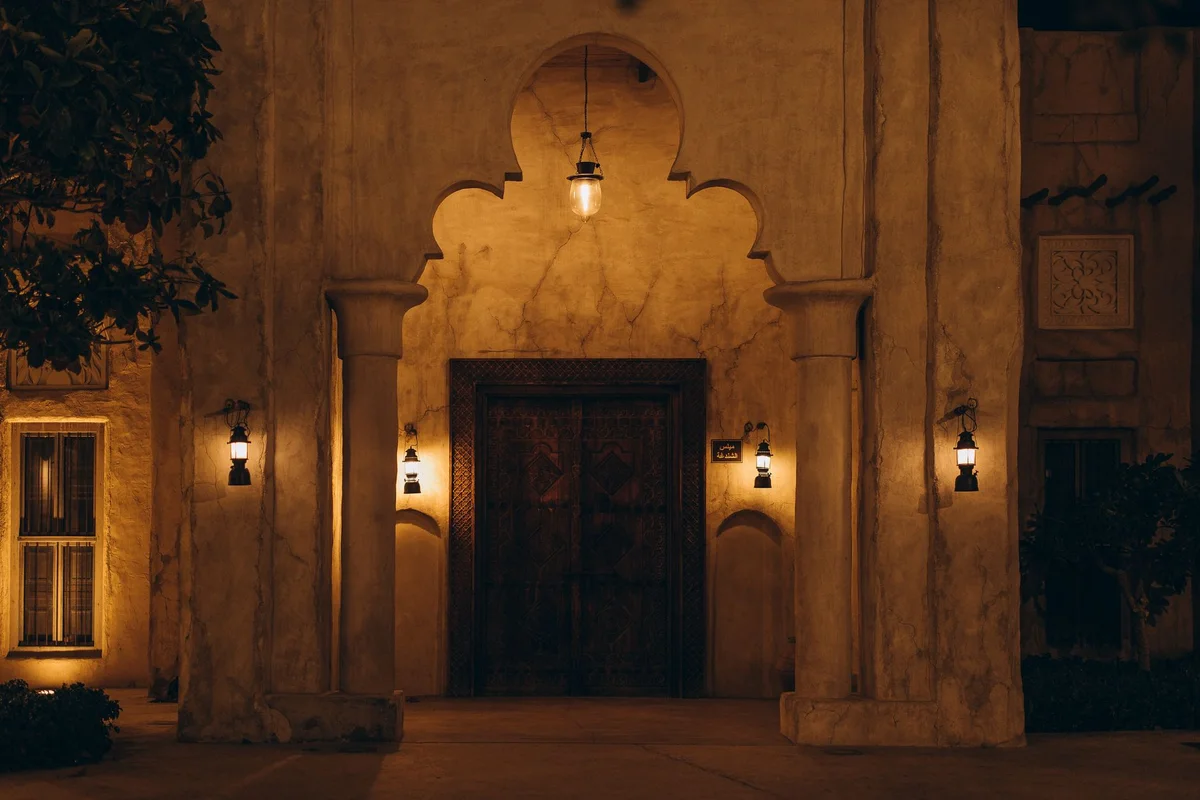 Souk Al Arsah feature