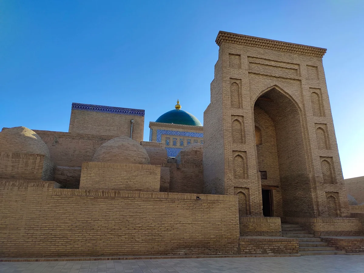 Pahlavon Mahmud Mausoleum feature