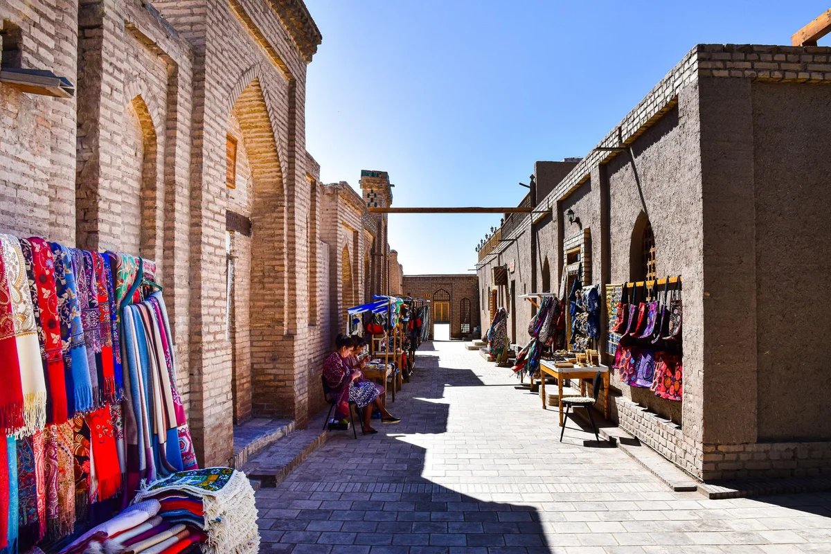 Toqi Zargaron Bazaar view 1