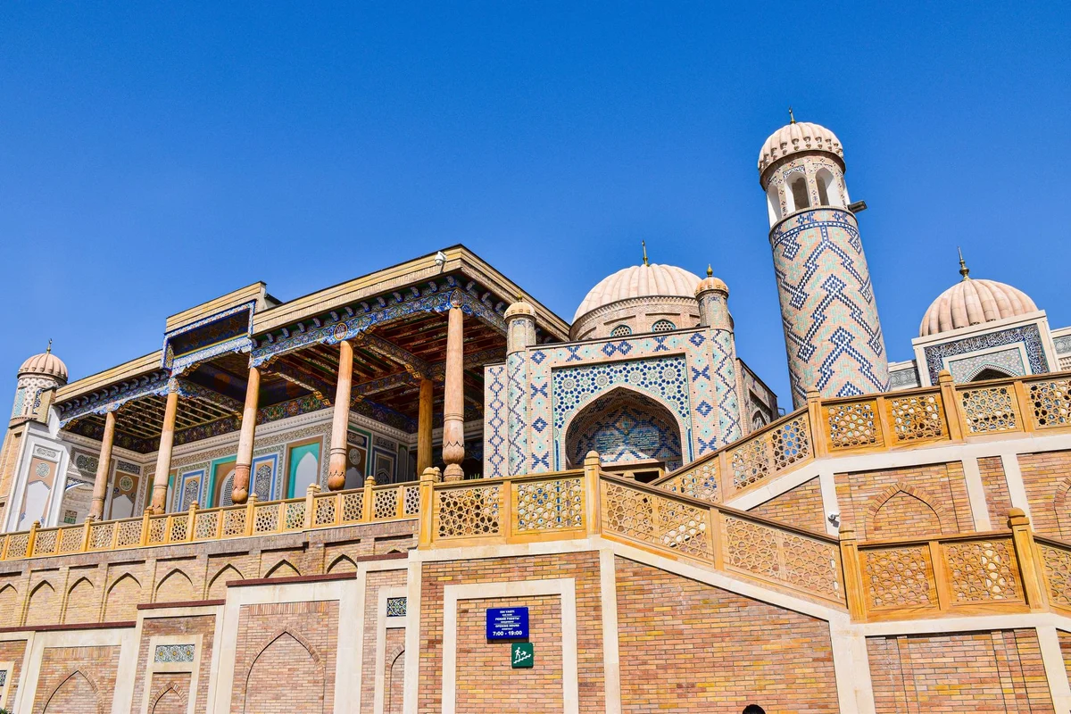 Ulugh Beg Observatory view 2