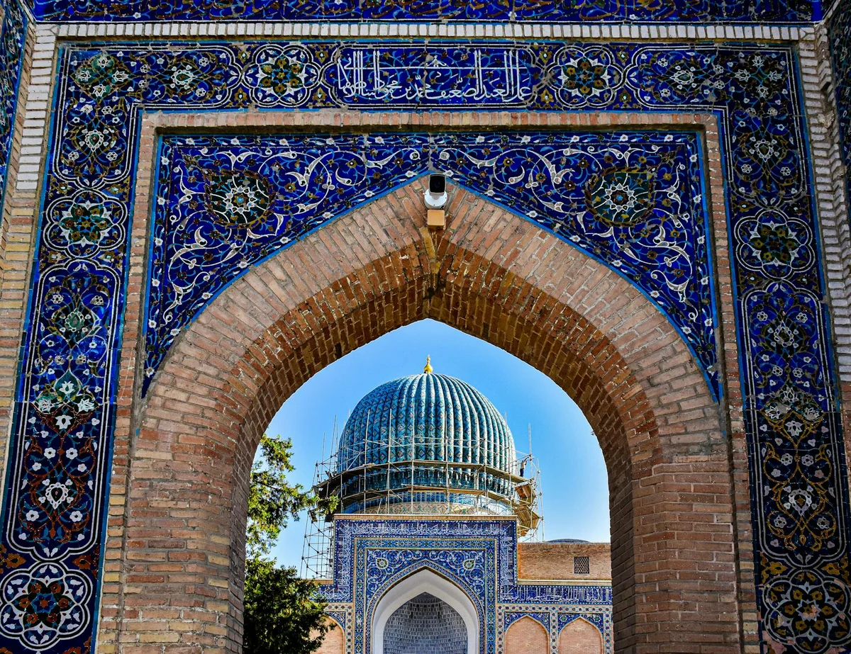 Bibi-Khanym Mosque view 2