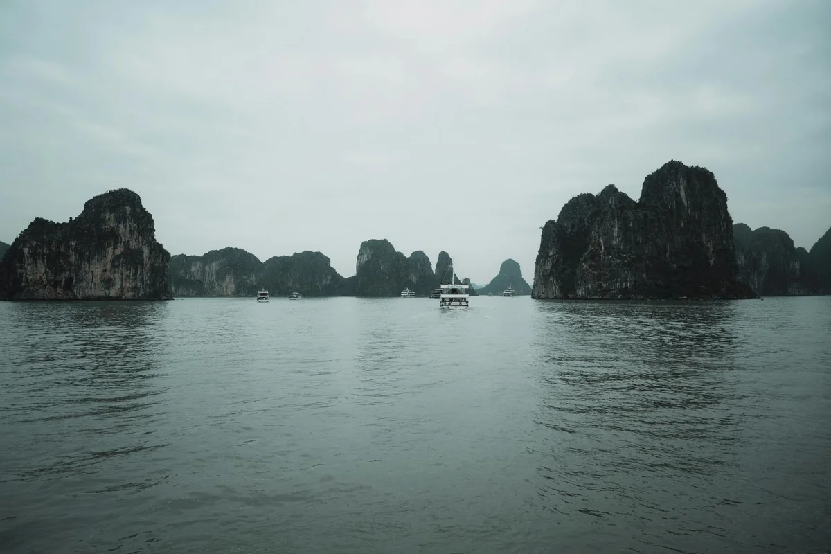 Bai Chay Beach feature