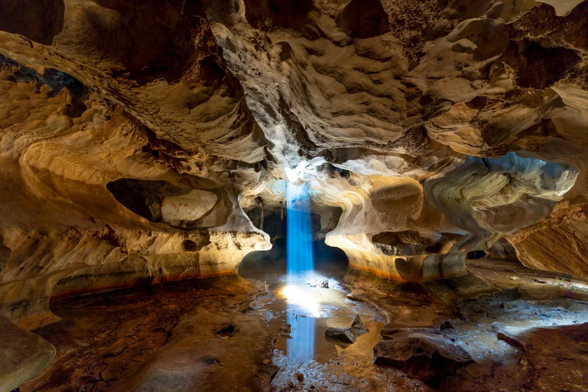 Dau Go Cave view 1