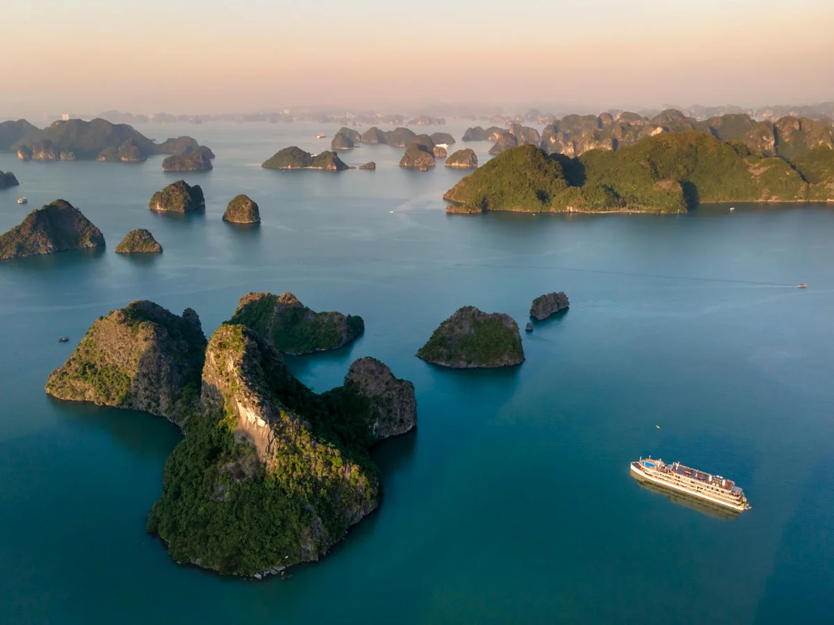 Ha Long Bay Cruise view 1