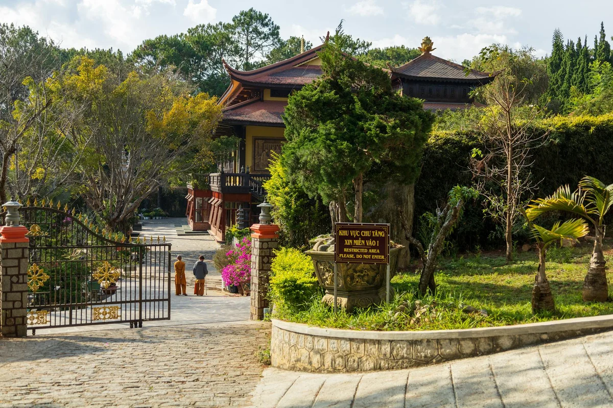 Truc Lam Pagoda view 1