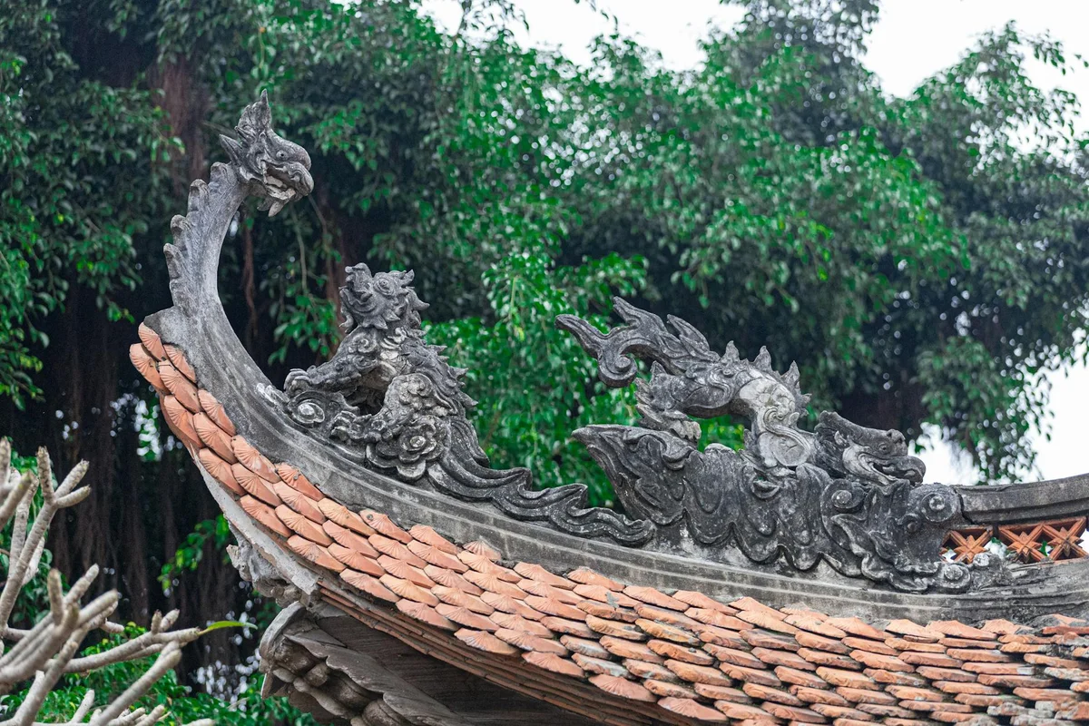 Bach Mai Temple view 2