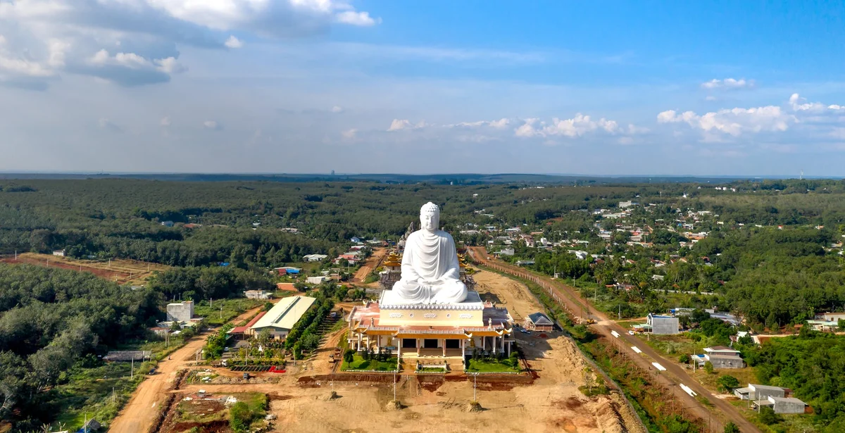 Long Sơn Pagoda view 1
