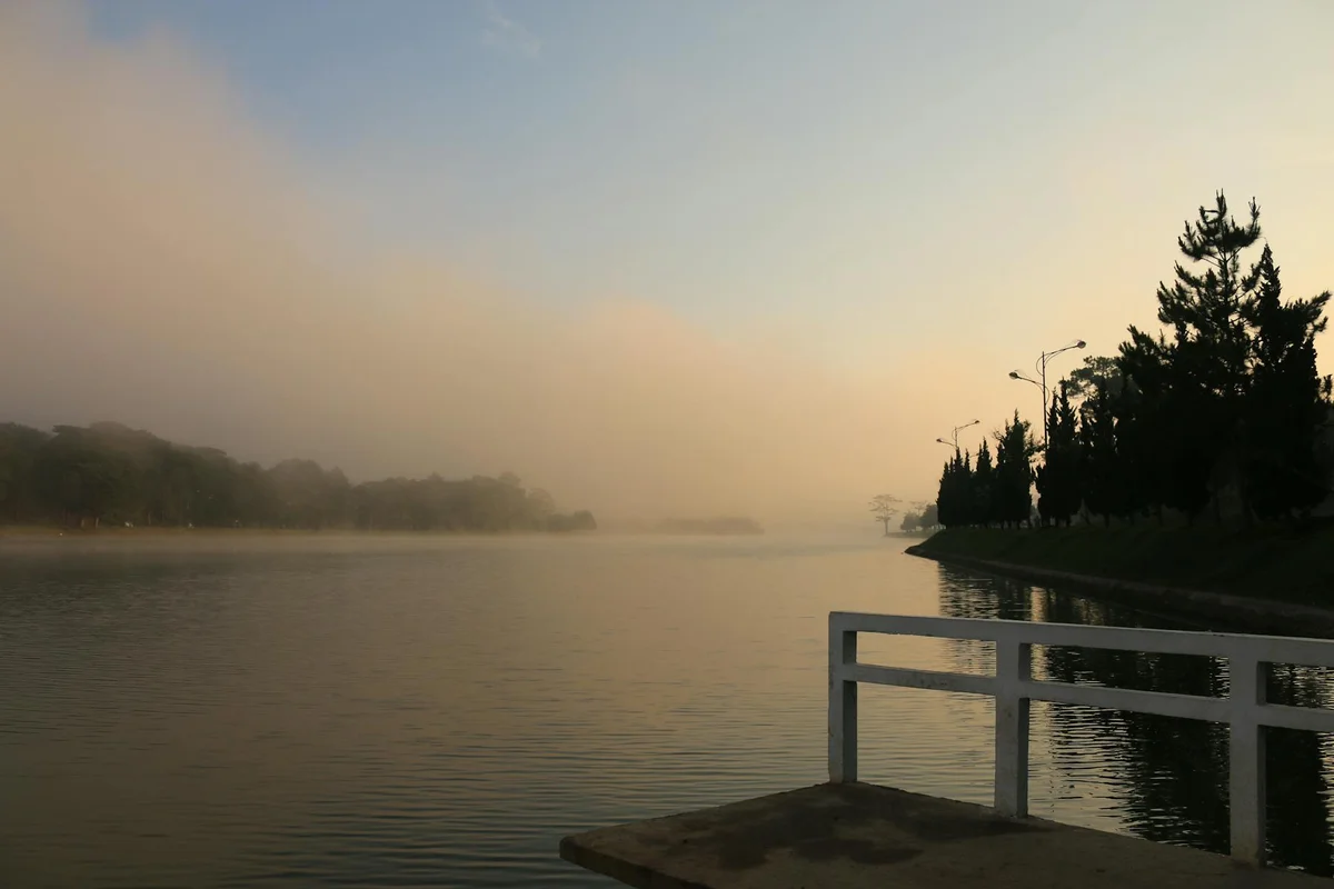 Duong Dong Lake feature