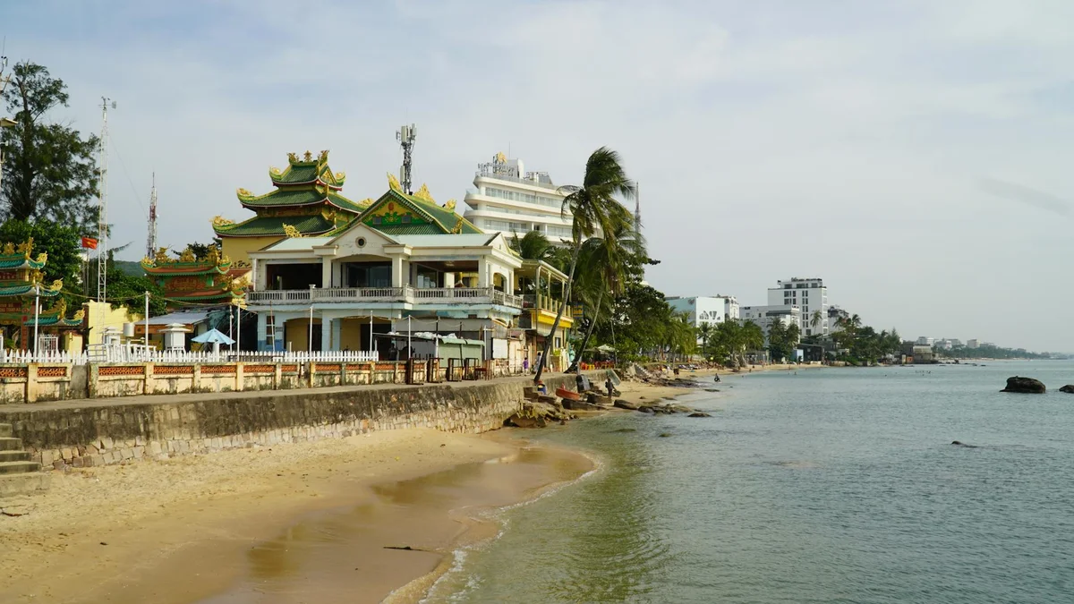 Ho Quoc Pagoda view 2